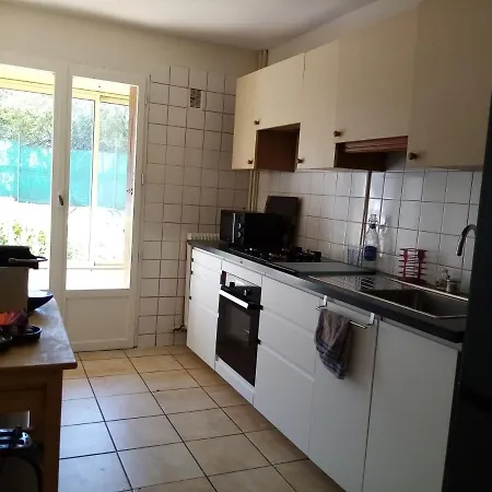 Double Greg En Colocation Homestay szállás